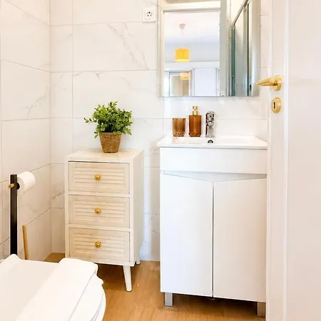 Modern Flat In Διαμέρισμα