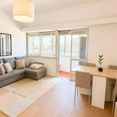 Modern Flat In * Lisboa